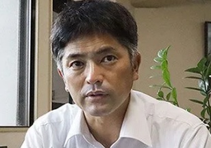 比嘉監督(琉球新報)